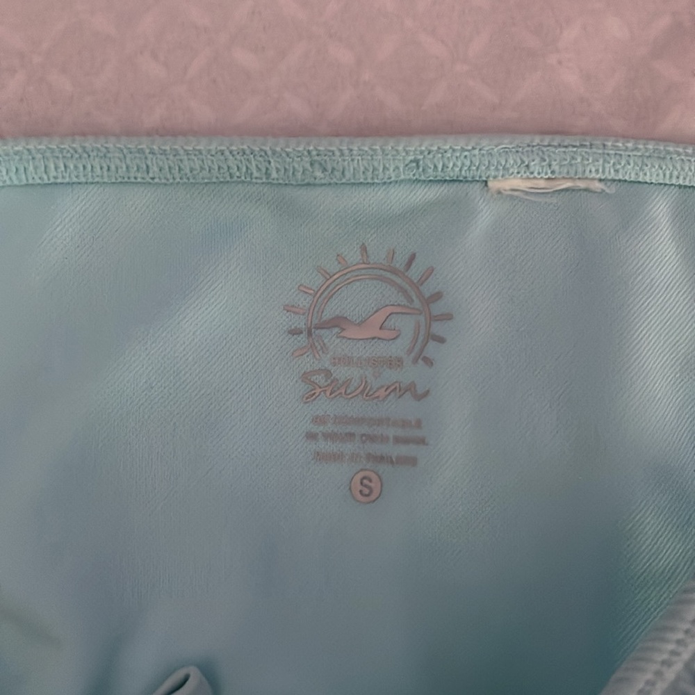 blue hollister bikini top and bottom - Picture 5 of 6